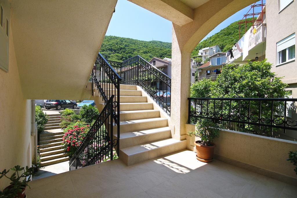 Apartments Raicevic ブドヴァ エクステリア 写真